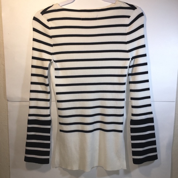 Striped slit sleeve tunic in white and black..... - Picture 2 of 8